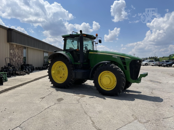 Трактор 2006 JOHN DEERE 8430